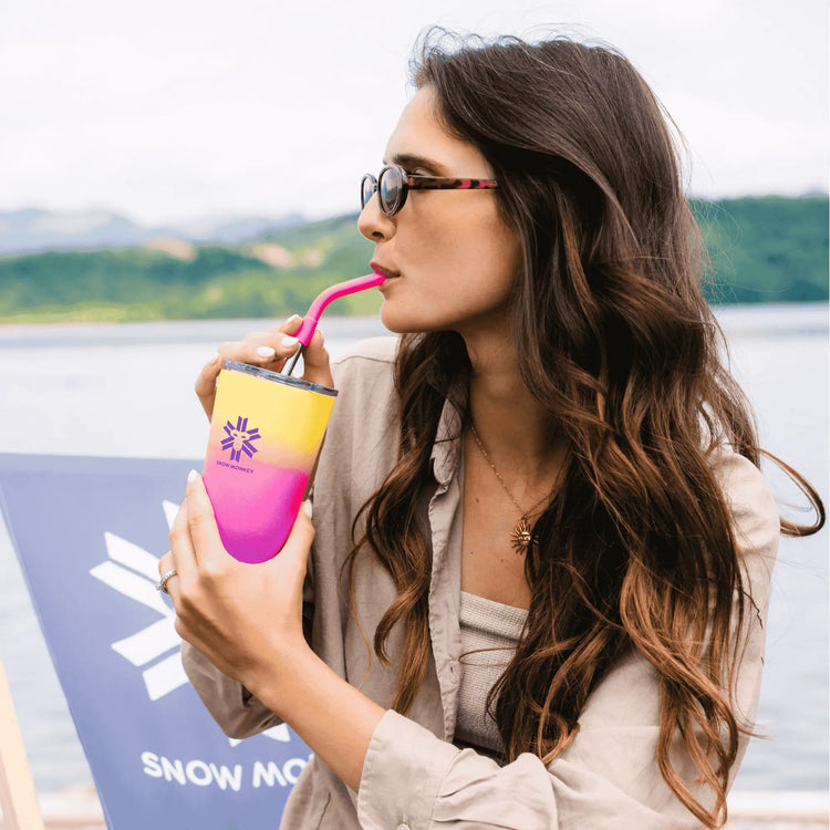 Colored straw + lid