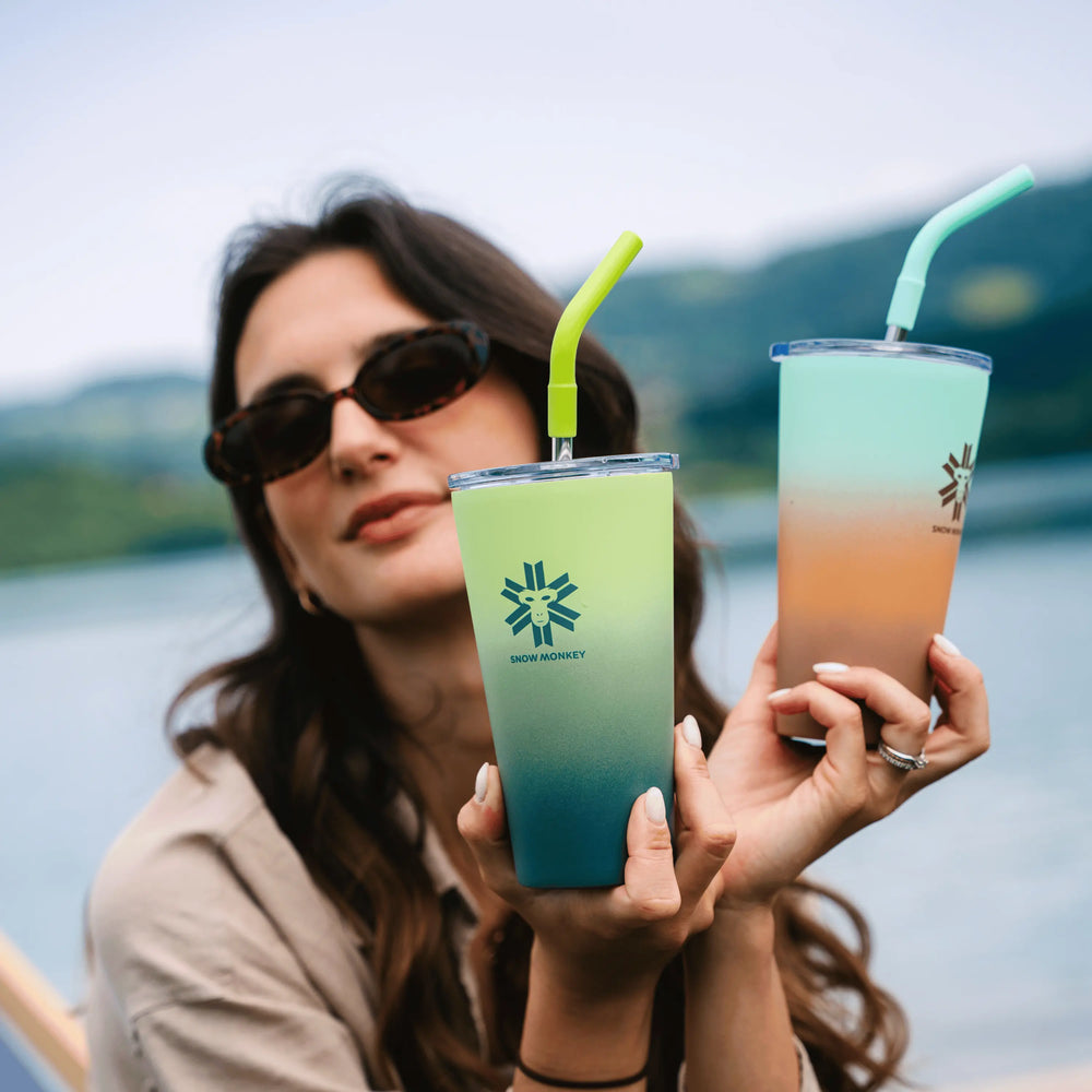 Colored straw + lid
