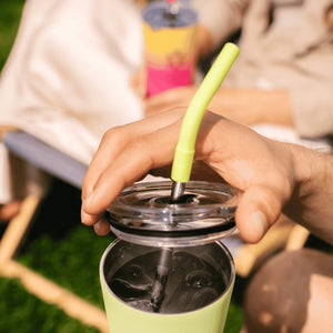 Colored straw + lid
