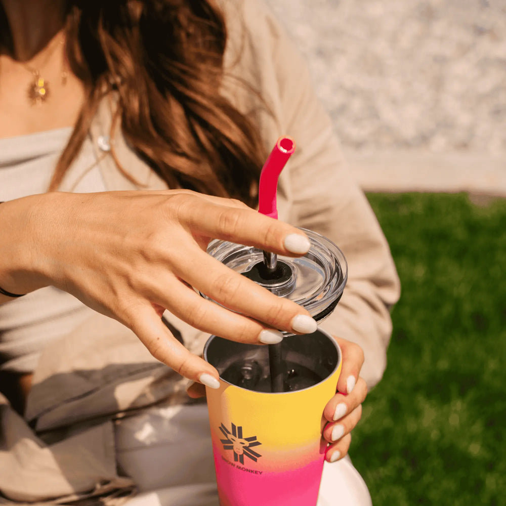 Colored straw + lid